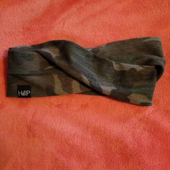 Harts and pearls Into The wild camo turban - Picture 2 of 5